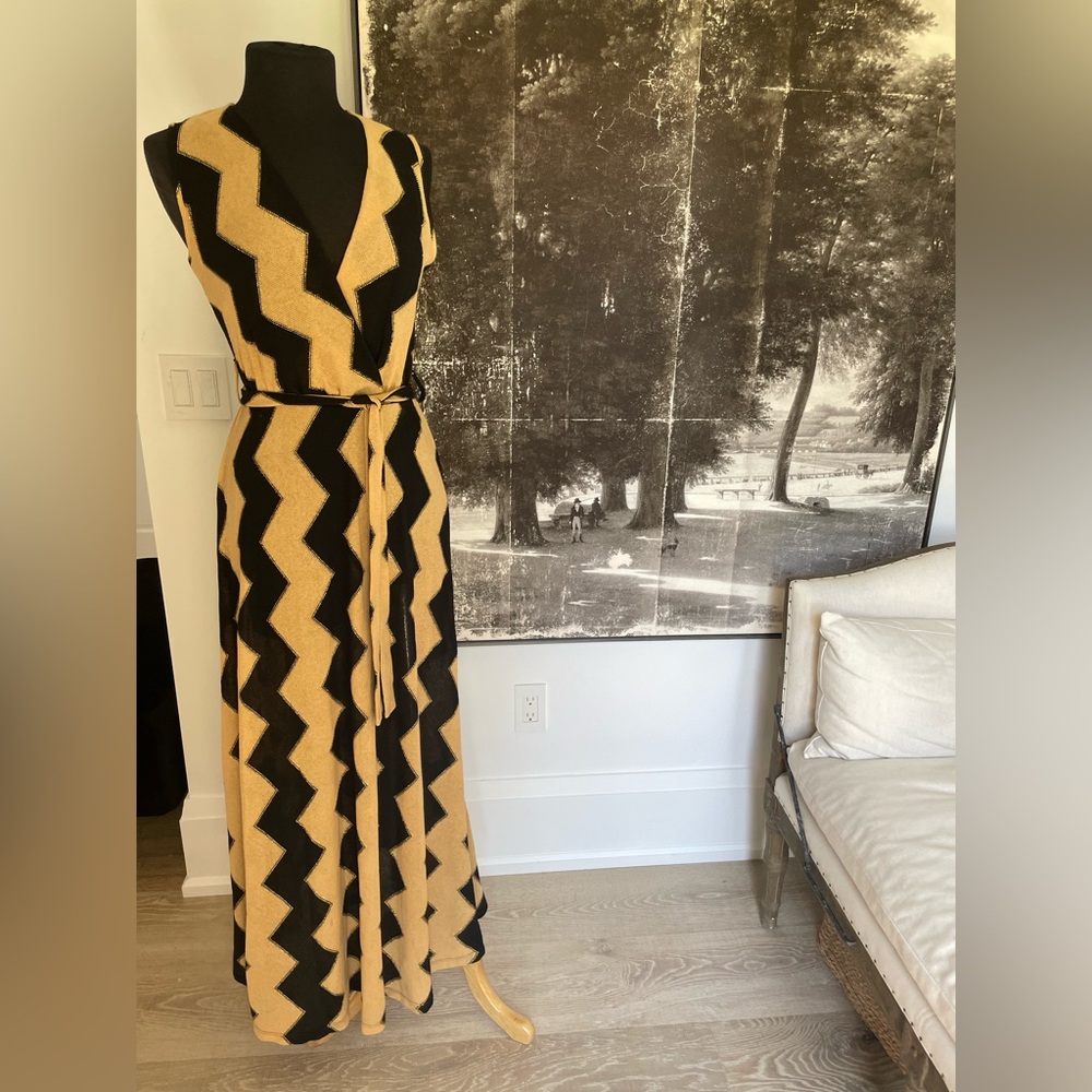 PHO Firenze Zigzag Maxi Dress with Lace Back Detail – Made in Italy – Size M
